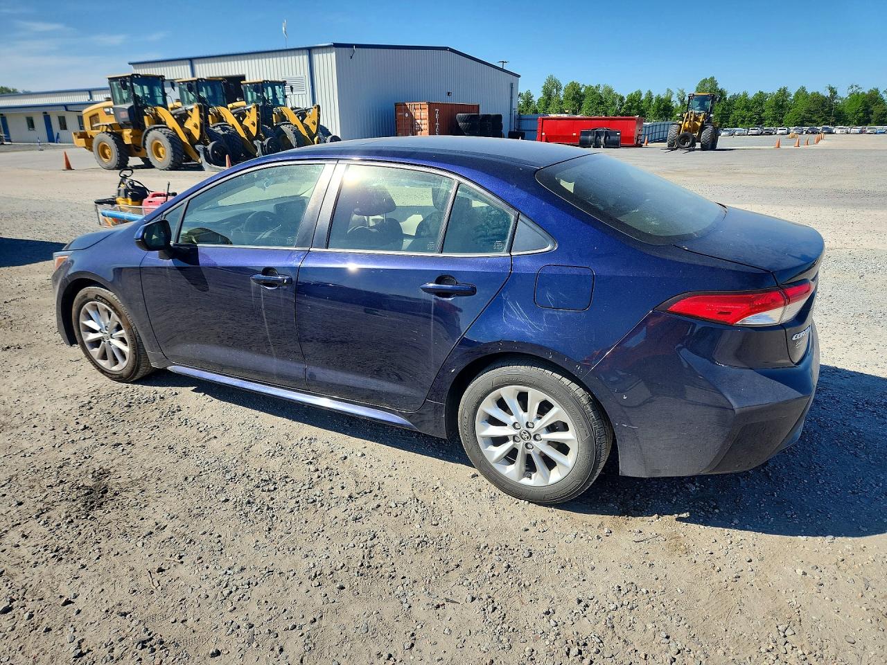2022 TOYOTA COROLLA LE photo 3
