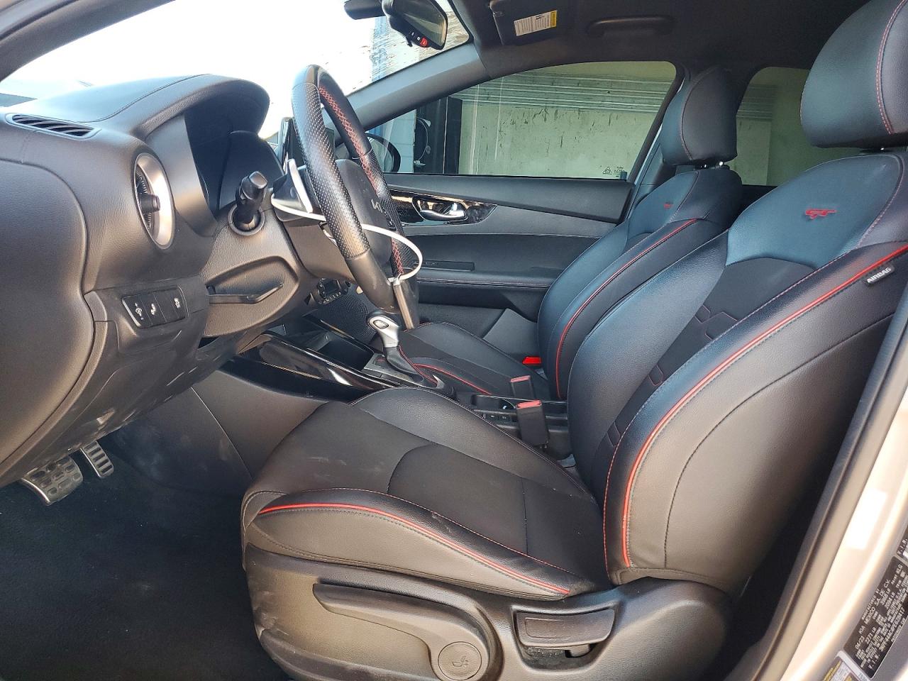 2023 KIA FORTE GT photo 13