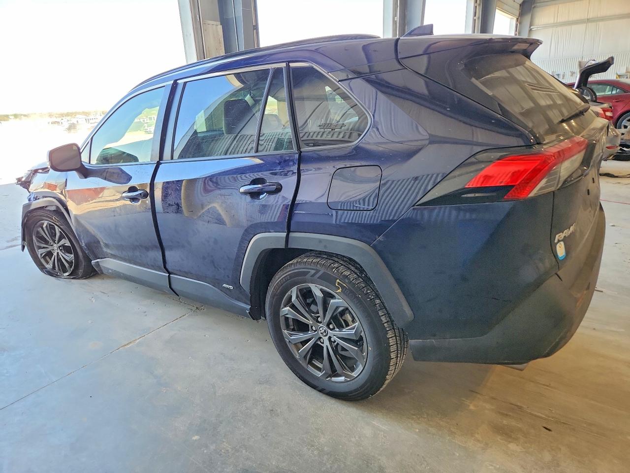 2022 TOYOTA RAV4 XLE PREMIUM photo 3
