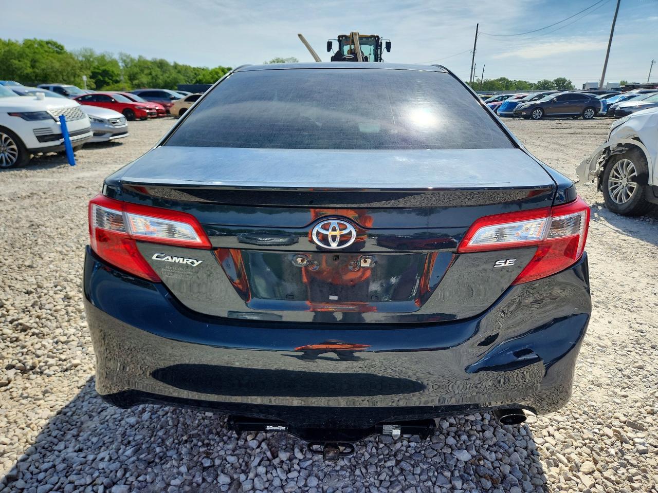 2013 TOYOTA CAMRY SE photo 11