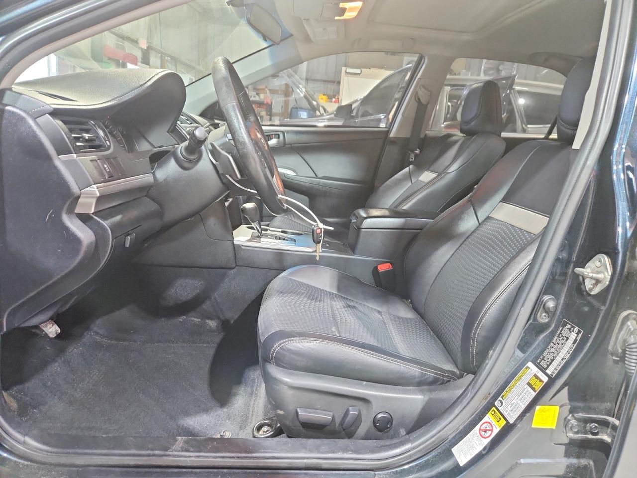 2013 TOYOTA CAMRY SE photo 13