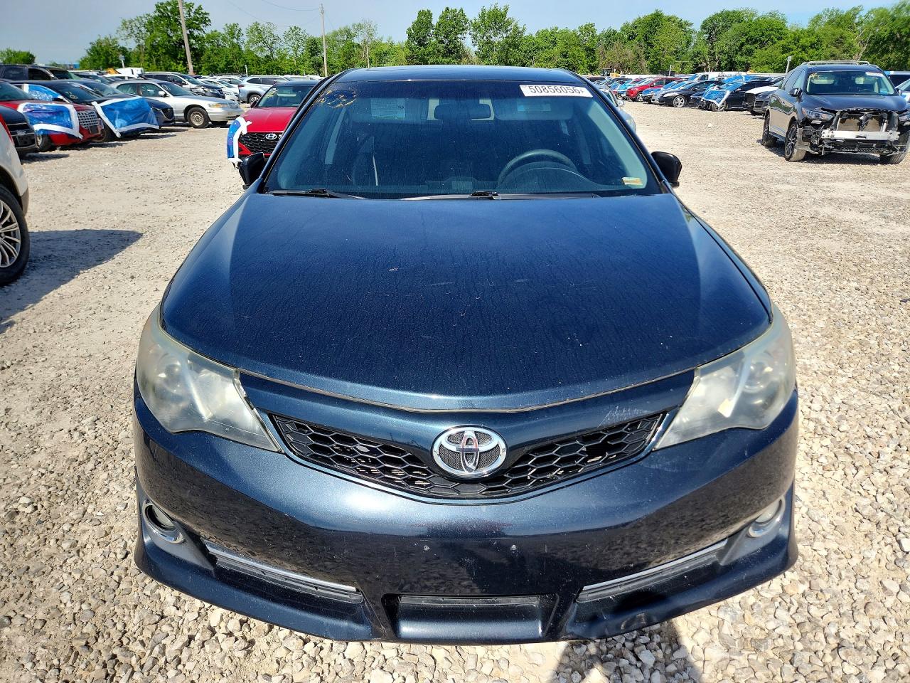 2013 TOYOTA CAMRY SE photo 9