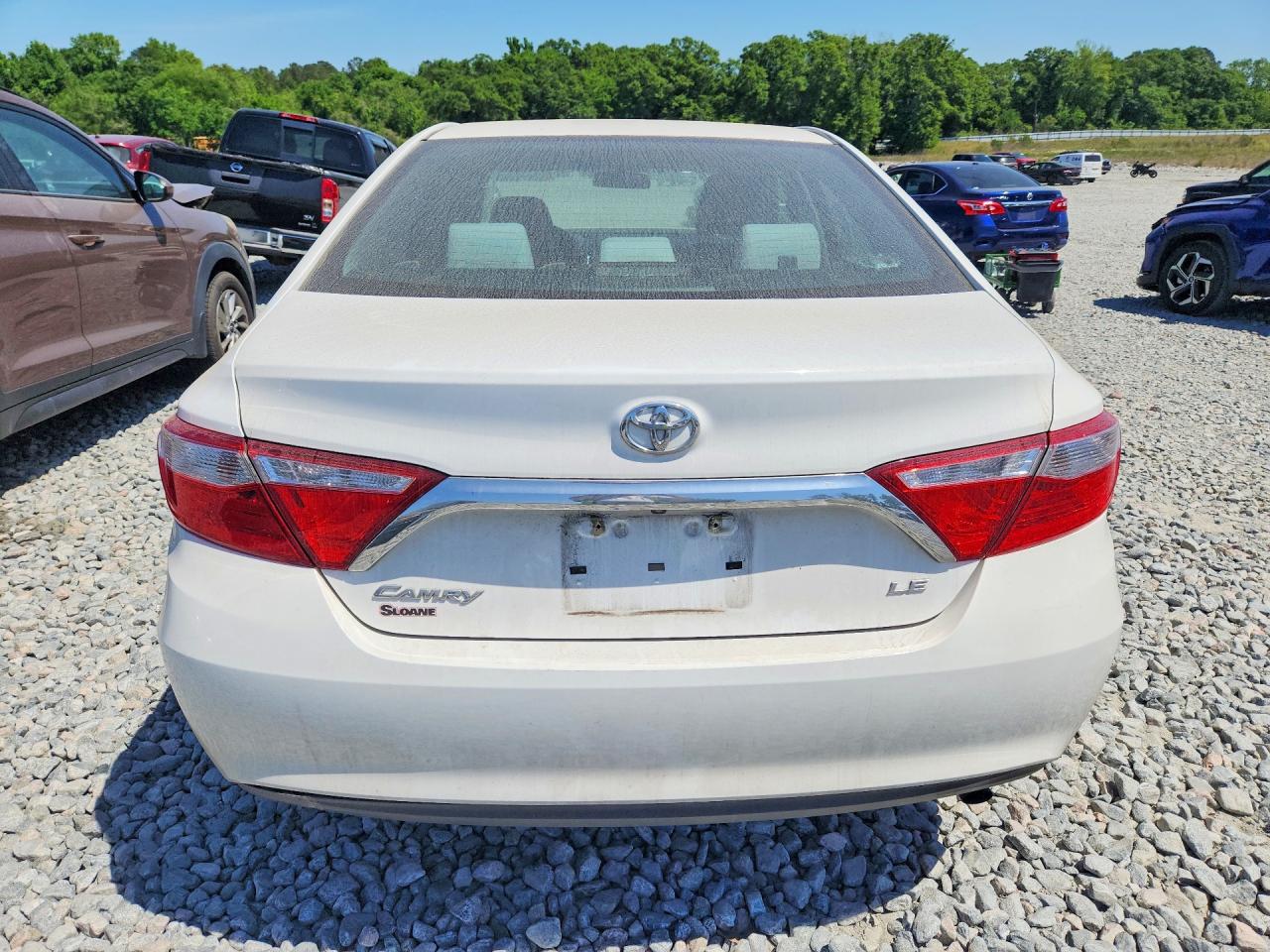 2017 TOYOTA CAMRY LE photo 11