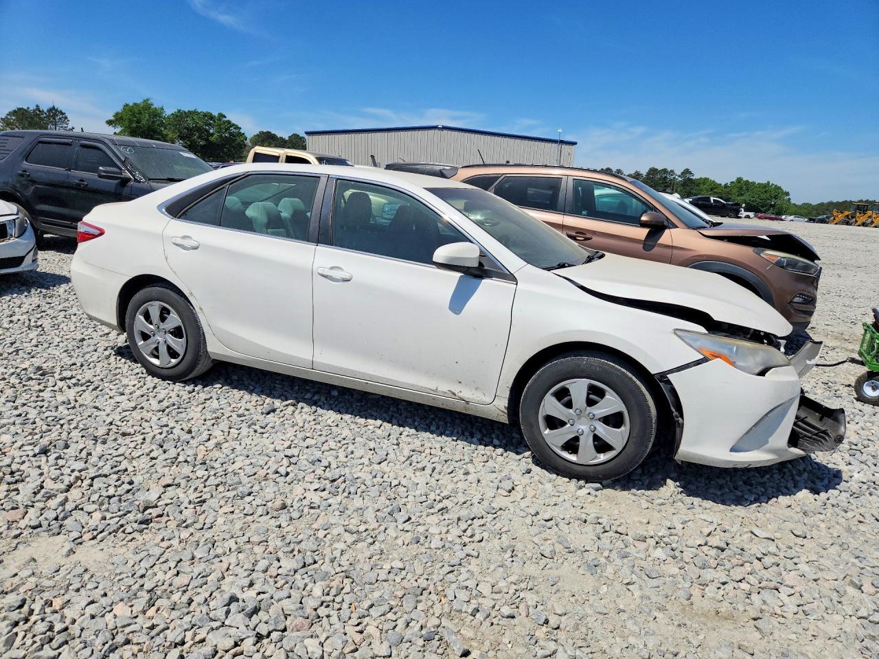 2017 TOYOTA CAMRY LE photo 7