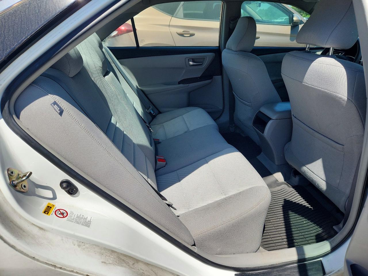 2017 TOYOTA CAMRY LE photo 19