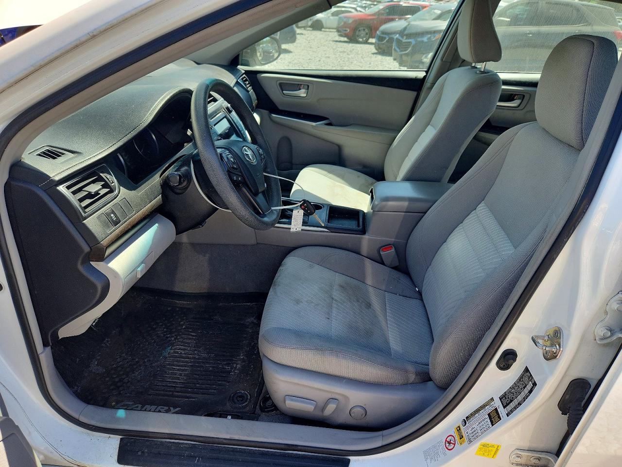 2017 TOYOTA CAMRY LE photo 13