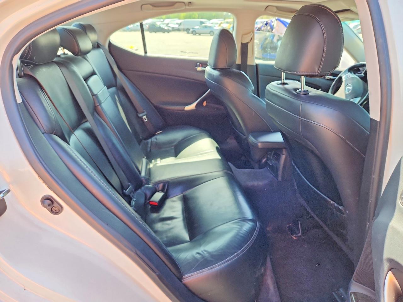 2011 LEXUS IS 250 photo 19