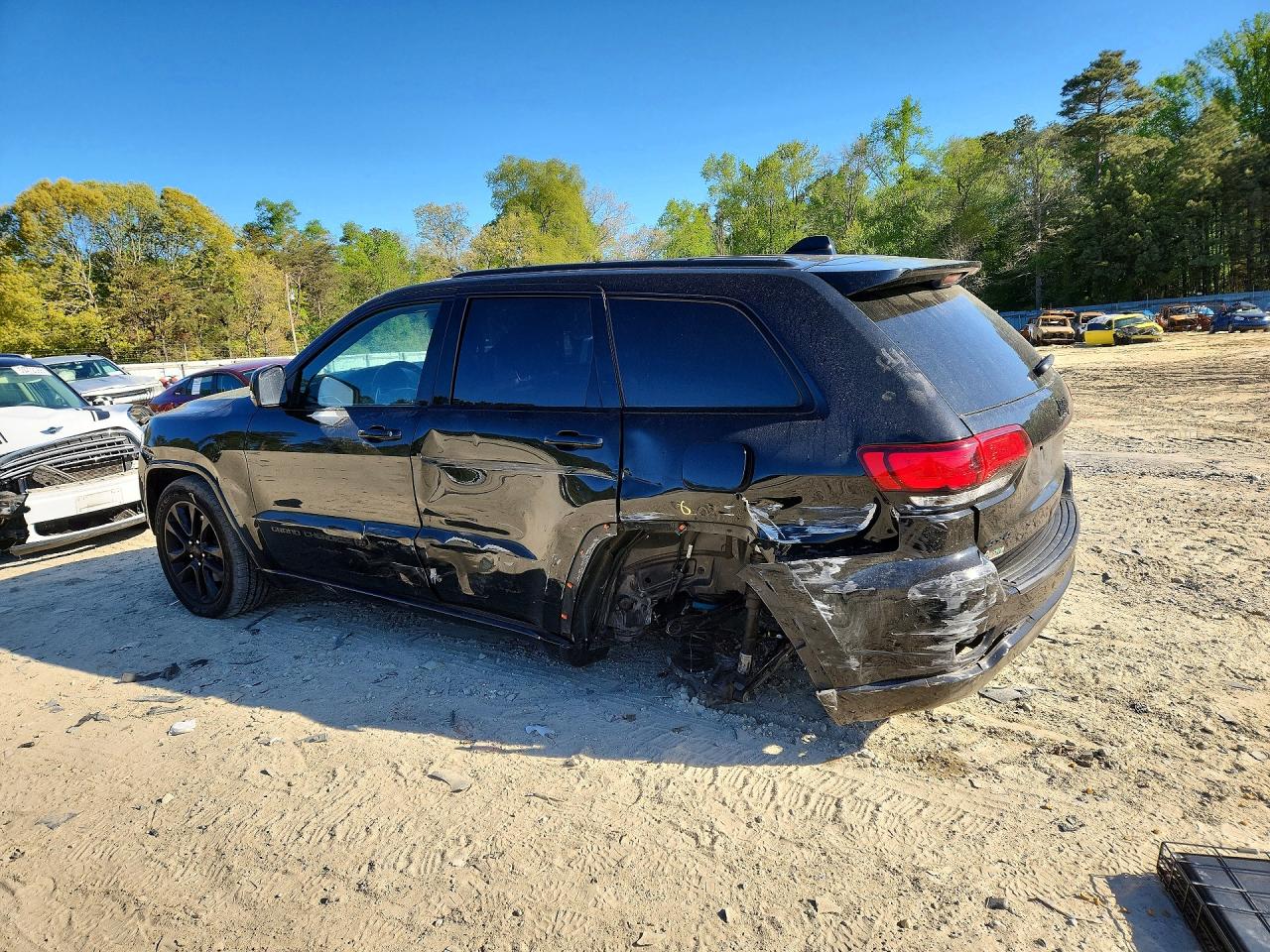 2022 JEEP GRAND CHEROKEE LAREDO E photo 4