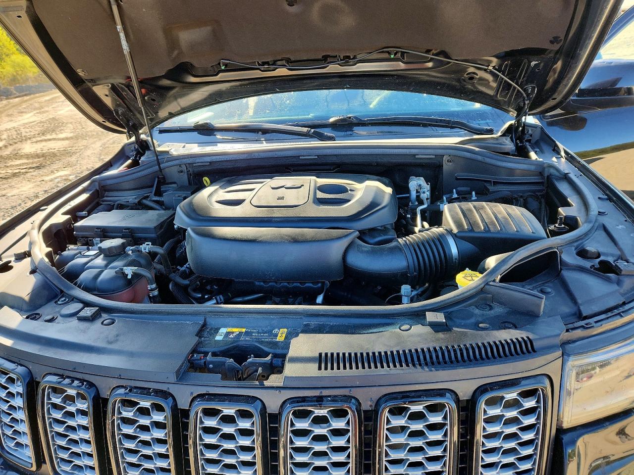 2022 JEEP GRAND CHEROKEE LAREDO E photo 34