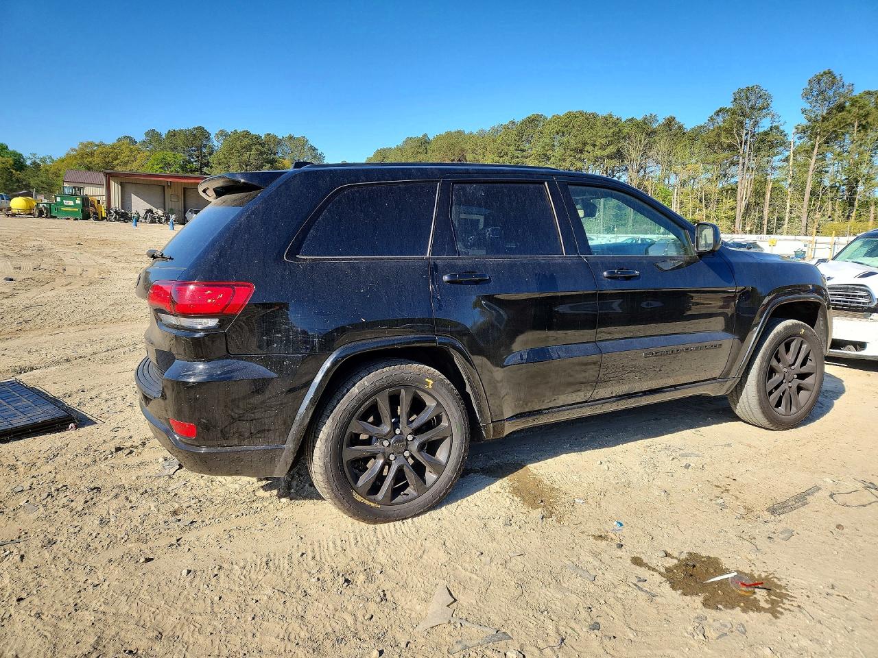 2022 JEEP GRAND CHEROKEE LAREDO E photo 7