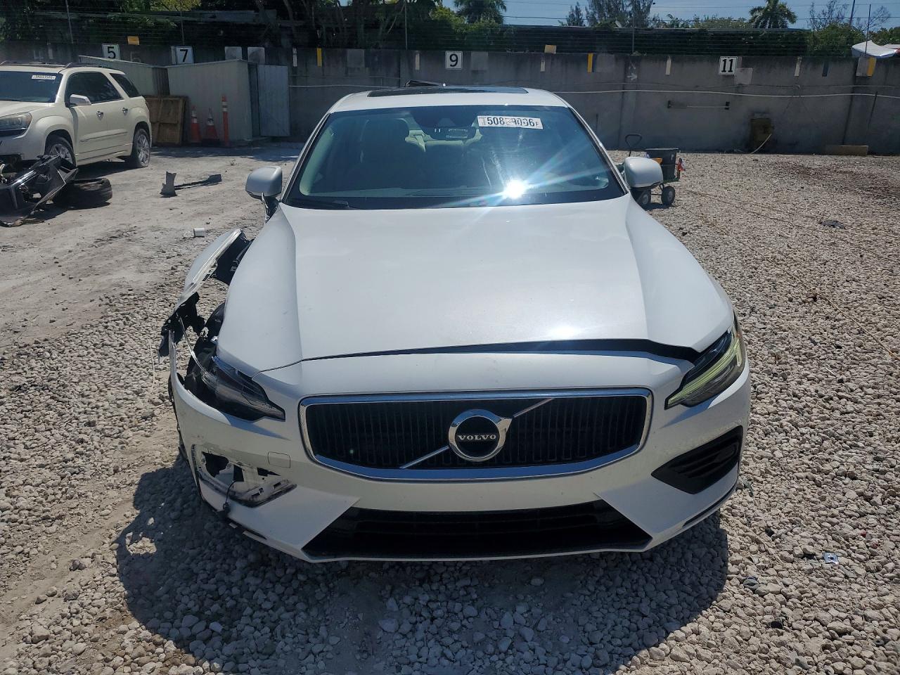 2020 VOLVO S60 T5 MOMENTUM photo 5