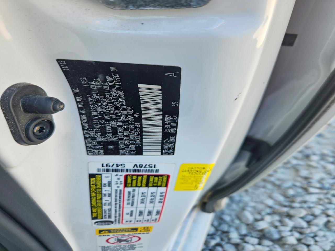 2014 TOYOTA SIENNA LE photo 25