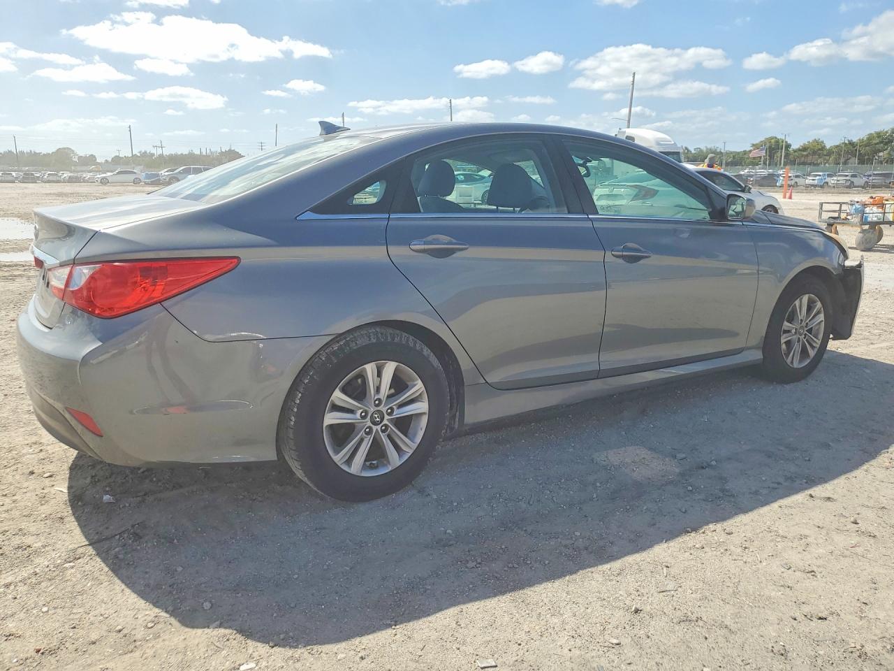 2014 HYUNDAI SONATA GLS photo 5