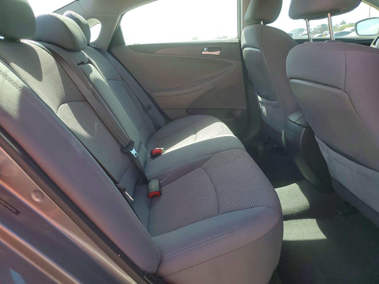 2014 HYUNDAI SONATA GLS photo 19