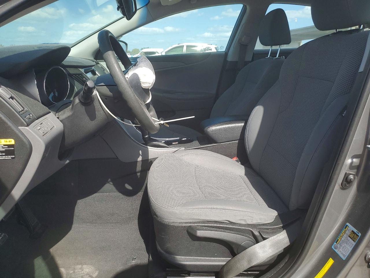 2014 HYUNDAI SONATA GLS photo 13