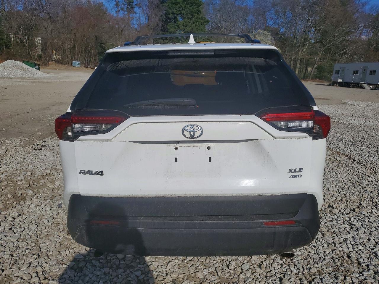 2019 TOYOTA RAV4 XLE photo 11