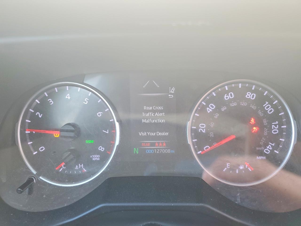 2019 TOYOTA RAV4 XLE photo 17