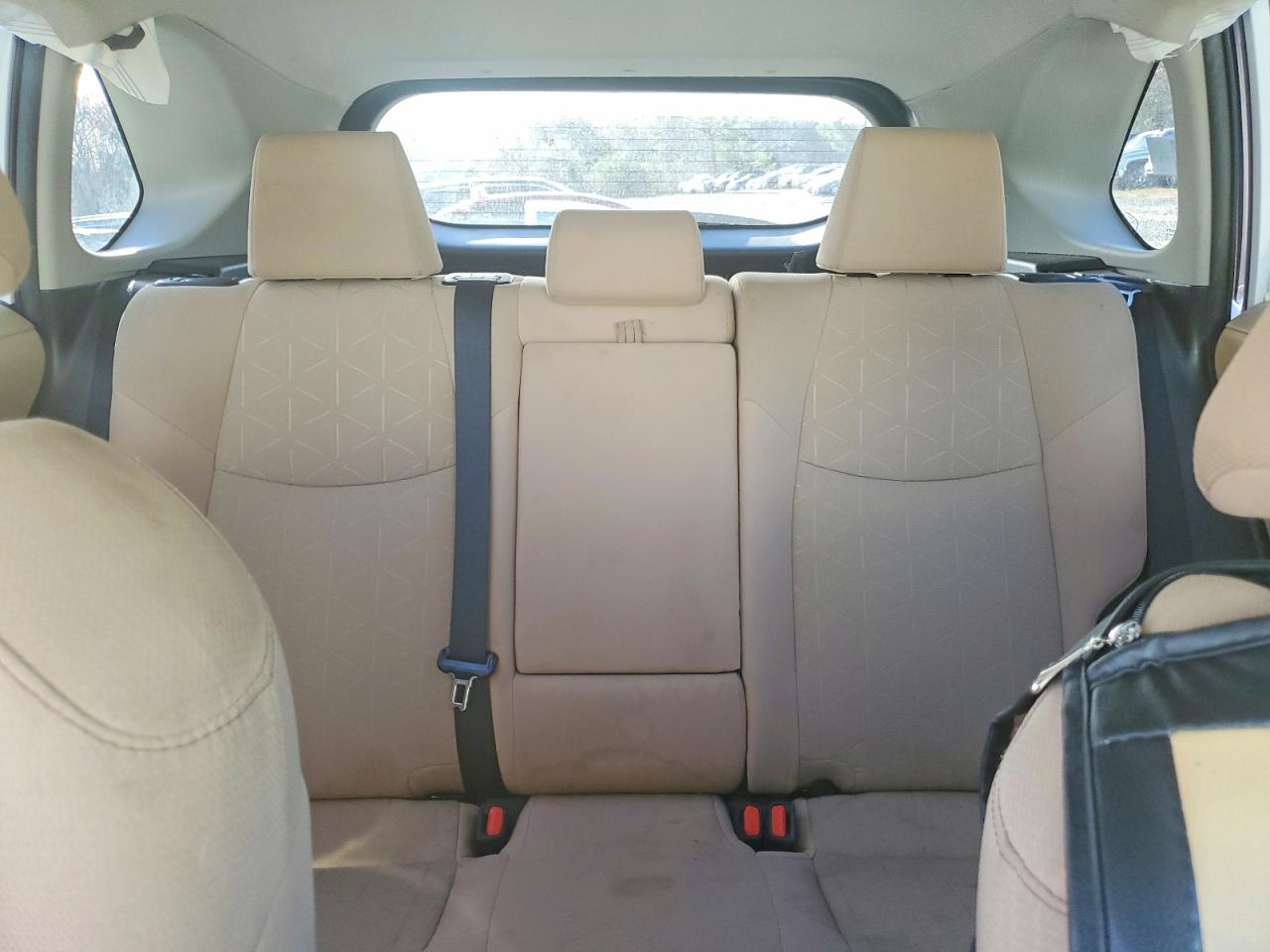 2019 TOYOTA RAV4 XLE photo 19
