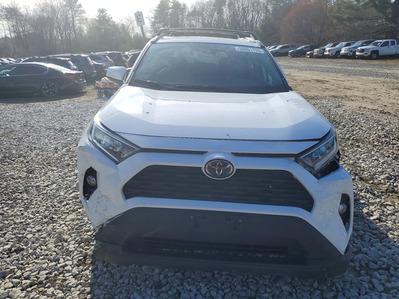 2019 TOYOTA RAV4 XLE photo 9