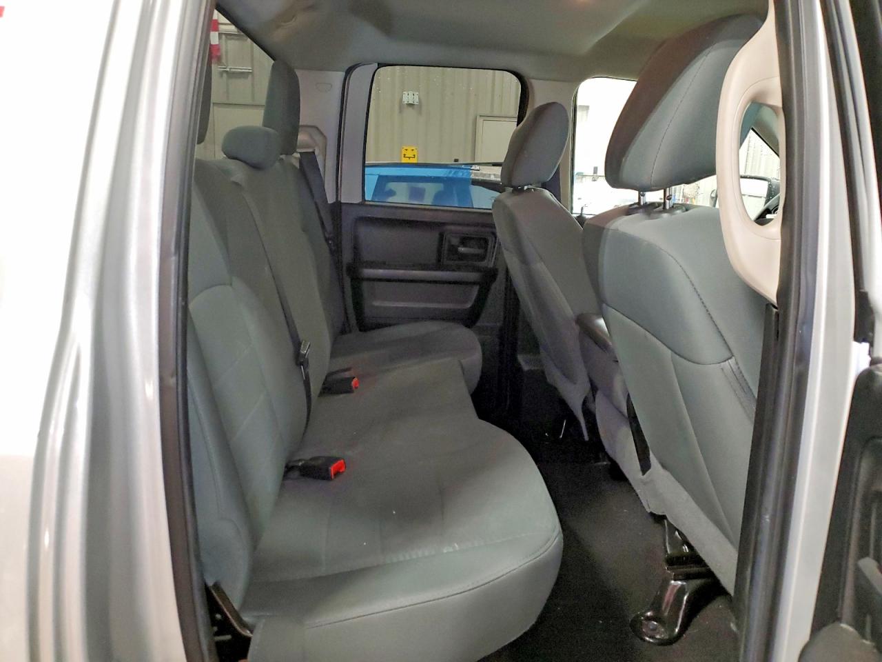 2014 RAM 1500 ST photo 10