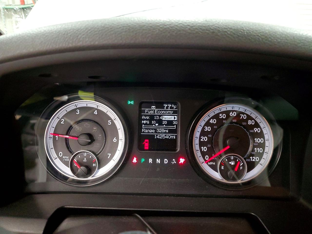 2014 RAM 1500 ST photo 9
