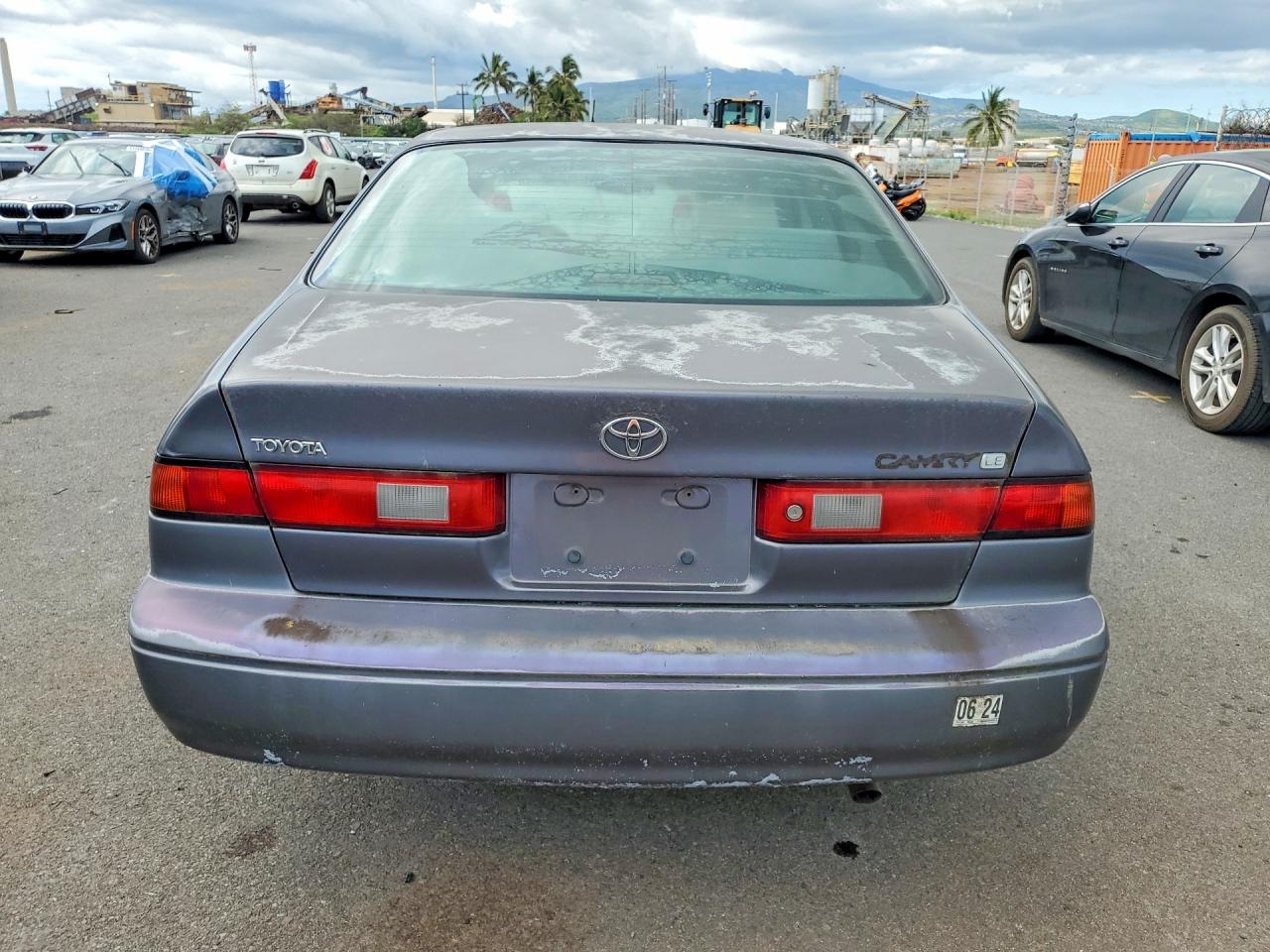 1999 TOYOTA CAMRY LE photo 11