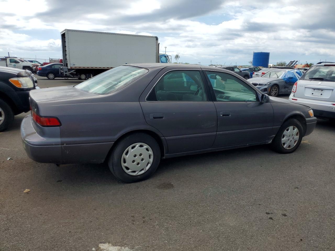 1999 TOYOTA CAMRY LE photo 5