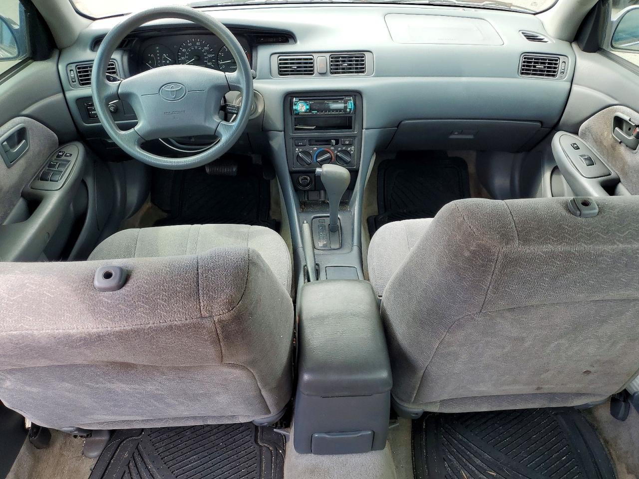 1999 TOYOTA CAMRY LE photo 15