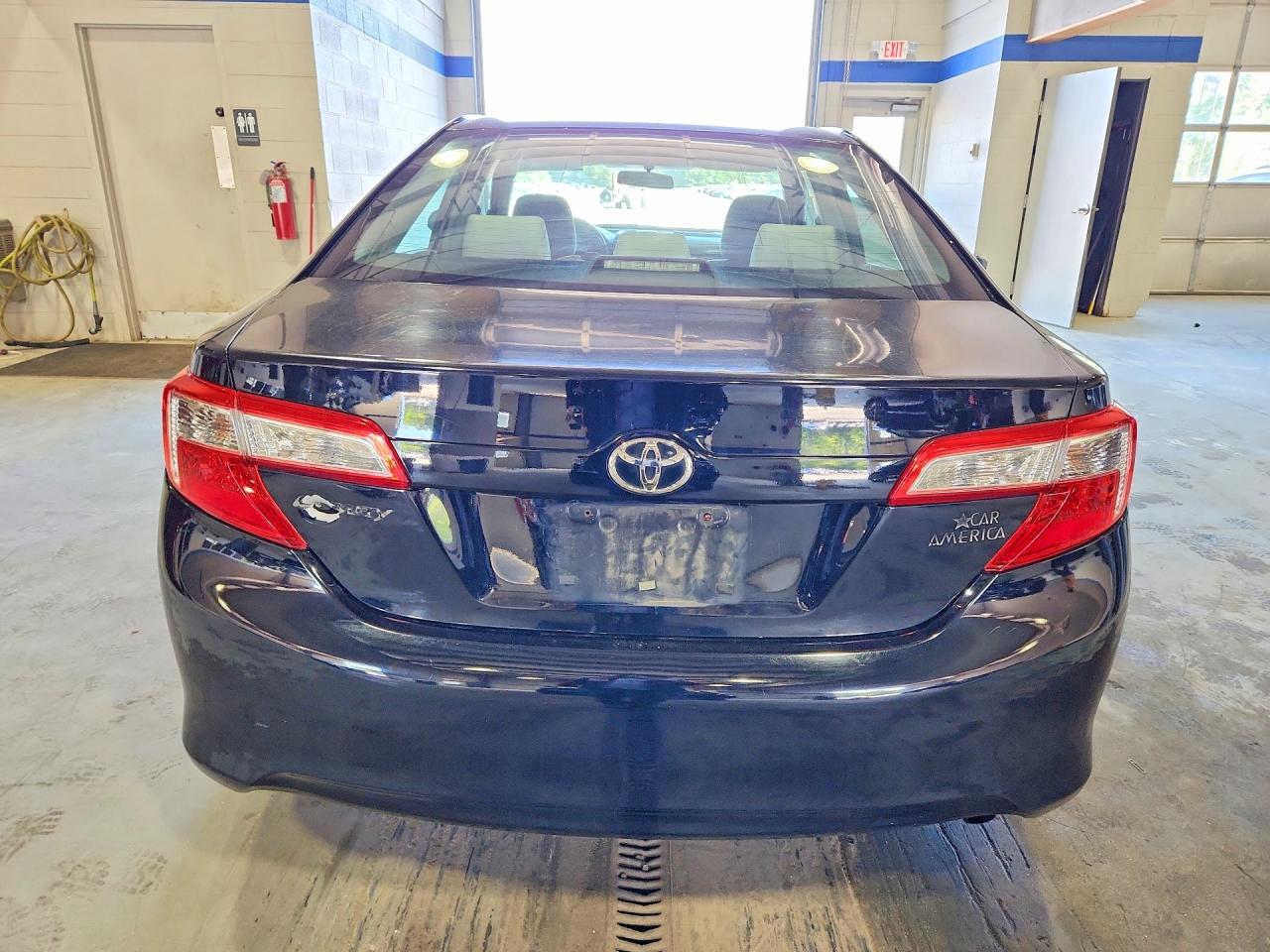 2012 TOYOTA CAMRY L photo 11