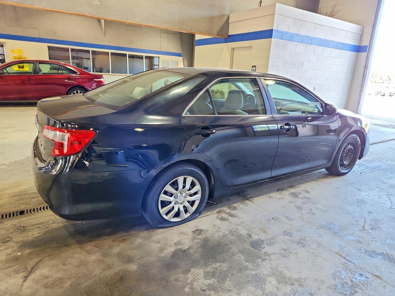 2012 TOYOTA CAMRY L photo 5