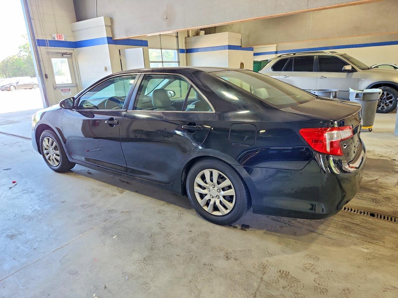 2012 TOYOTA CAMRY L photo 3