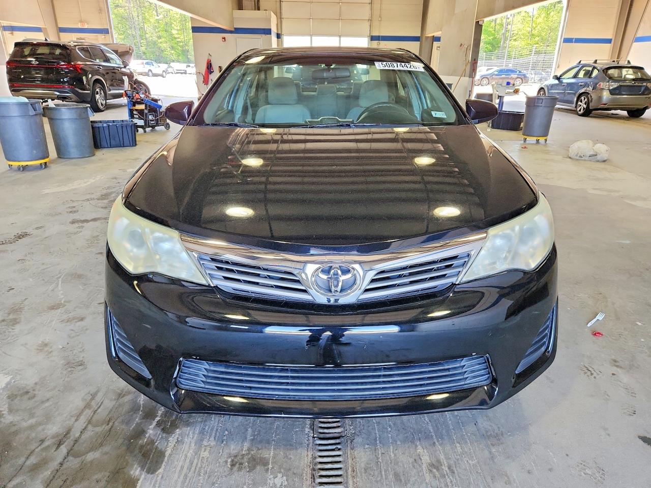 2012 TOYOTA CAMRY L photo 9