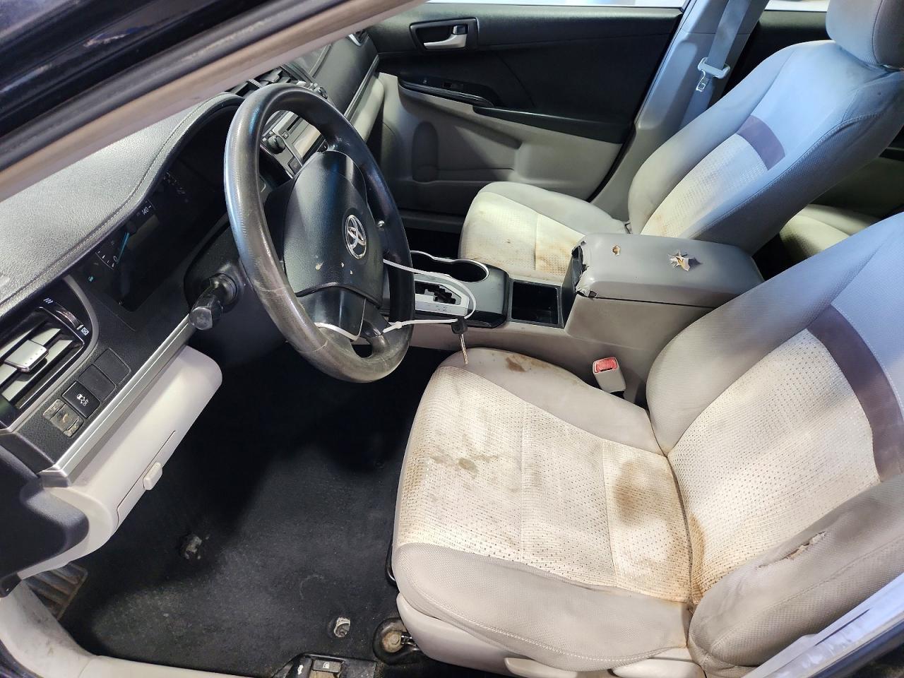 2012 TOYOTA CAMRY L photo 13