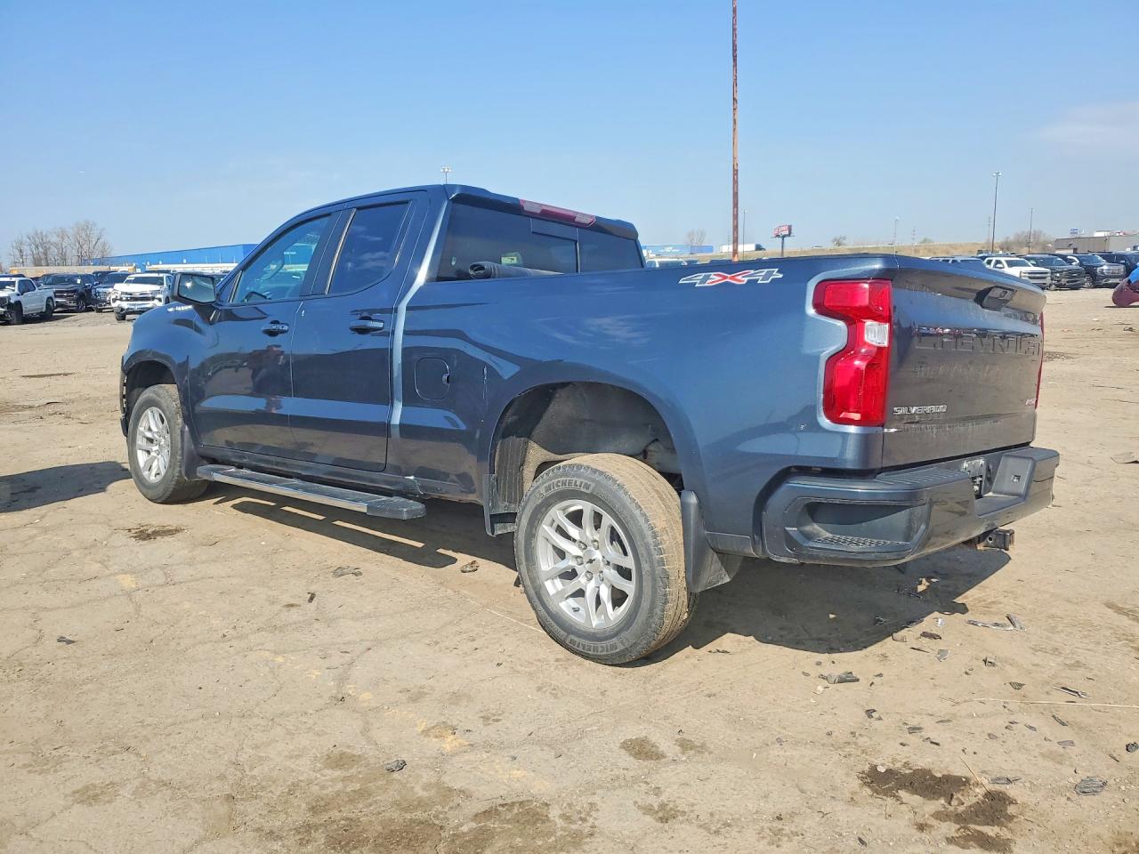 2020 CHEVROLET SILVERADO K1500 RST photo 3