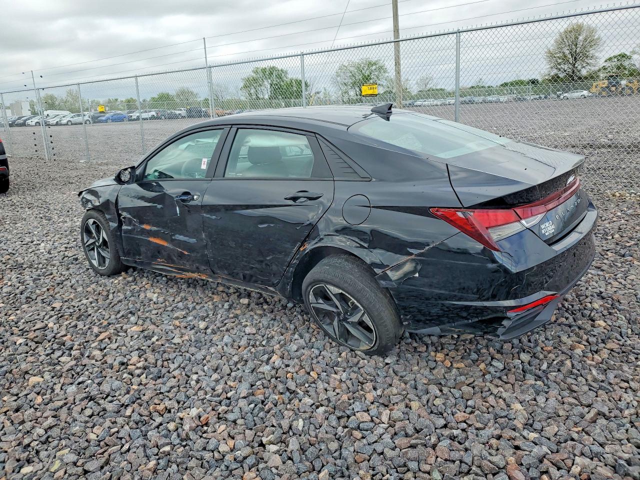 2023 HYUNDAI ELANTRA SEL photo 2