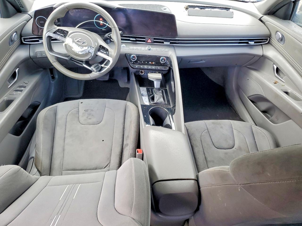 2023 HYUNDAI ELANTRA SEL photo 8