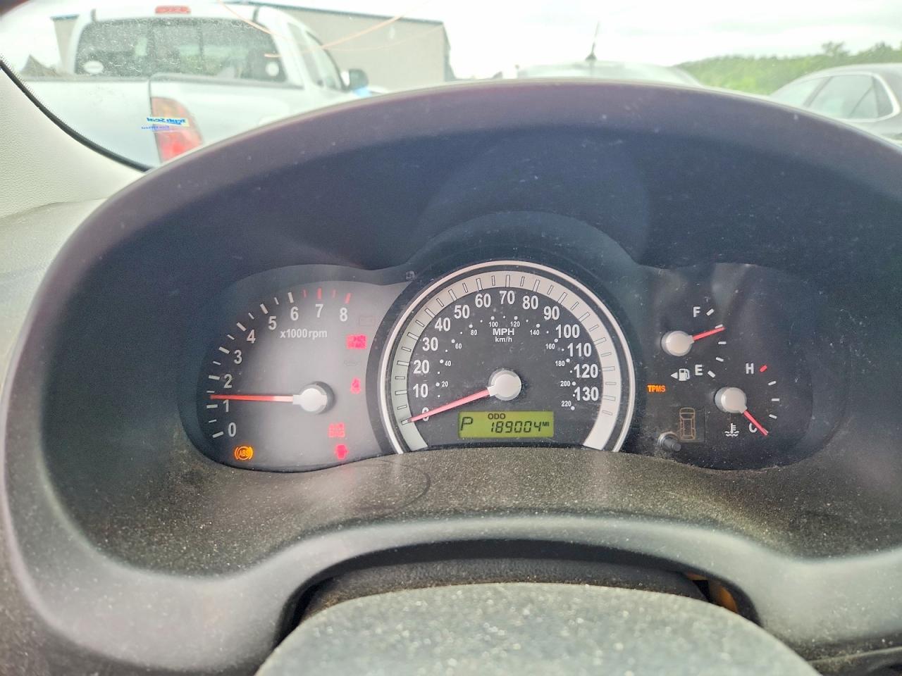 2007 HYUNDAI ENTOURAGE GLS photo 17