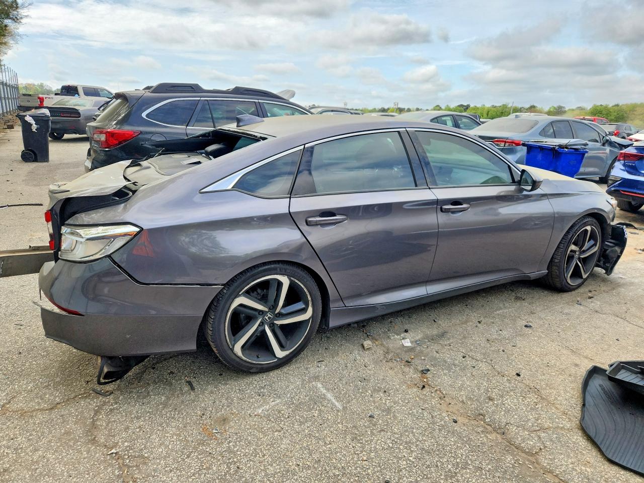 2018 HONDA ACCORD SPORT photo 3