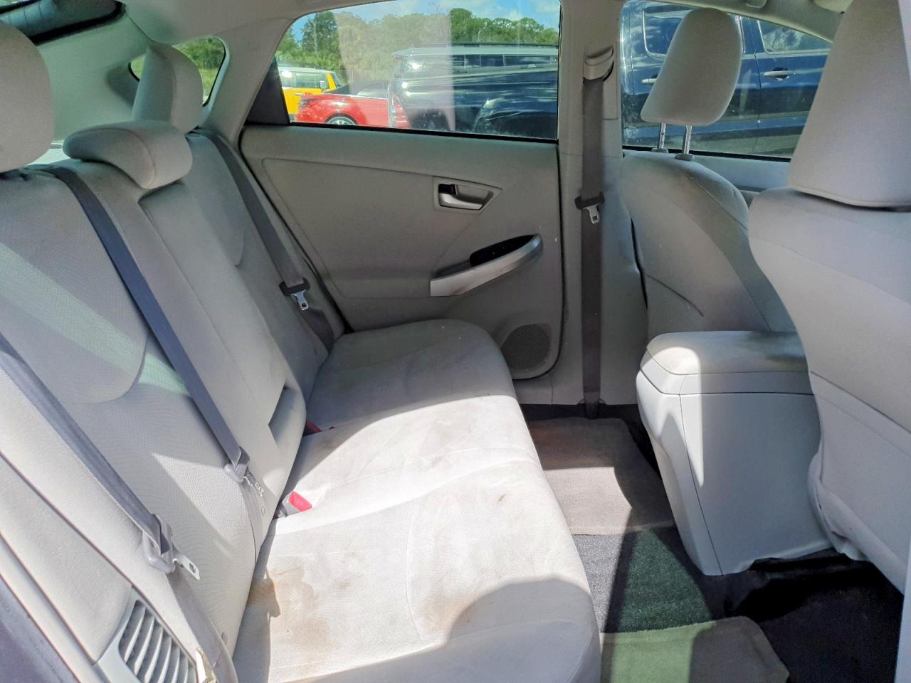 2013 TOYOTA PRIUS TWO photo 28