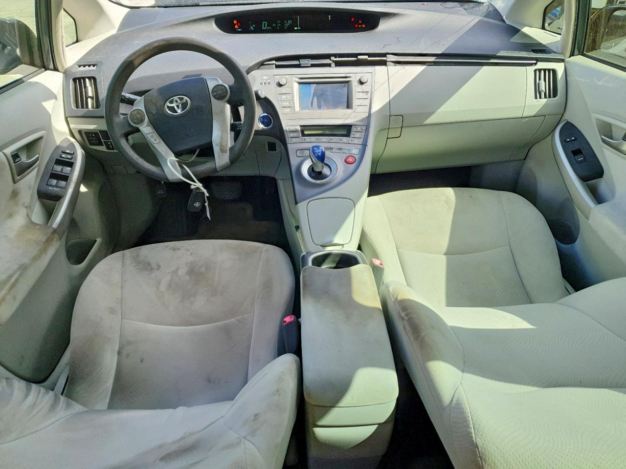 2013 TOYOTA PRIUS TWO photo 22
