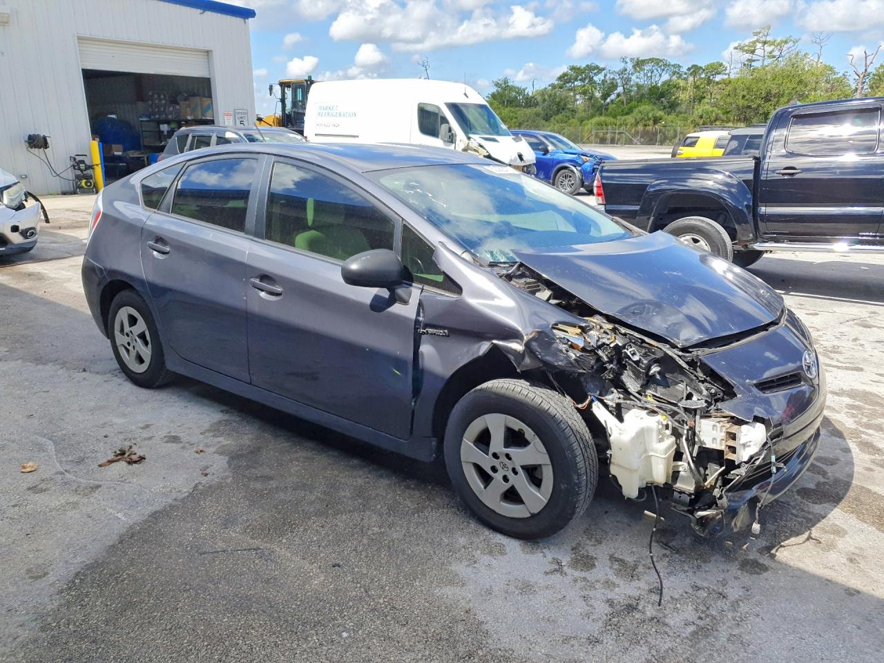 2013 TOYOTA PRIUS TWO photo 10