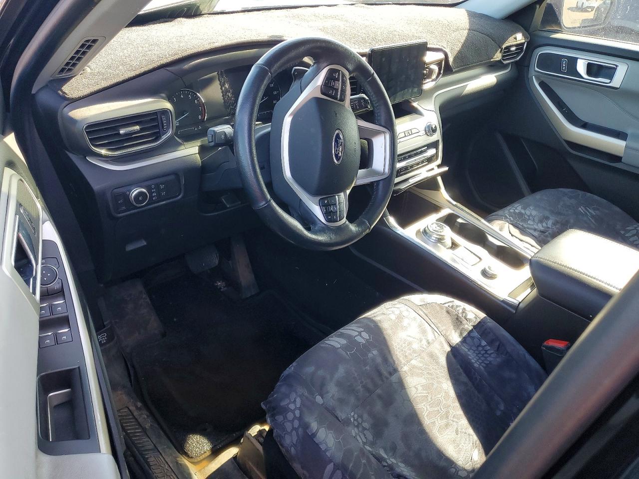 2021 FORD EXPLORER XLT photo 15