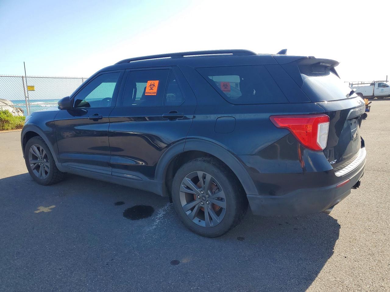 2021 FORD EXPLORER XLT photo 3