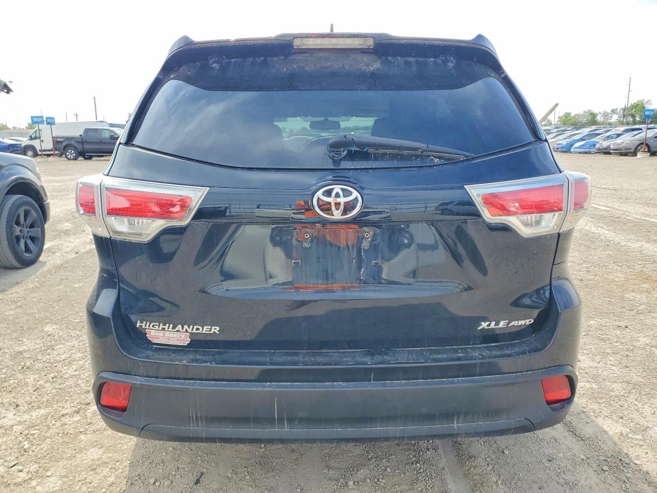 2016 TOYOTA HIGHLANDER XLE photo 11