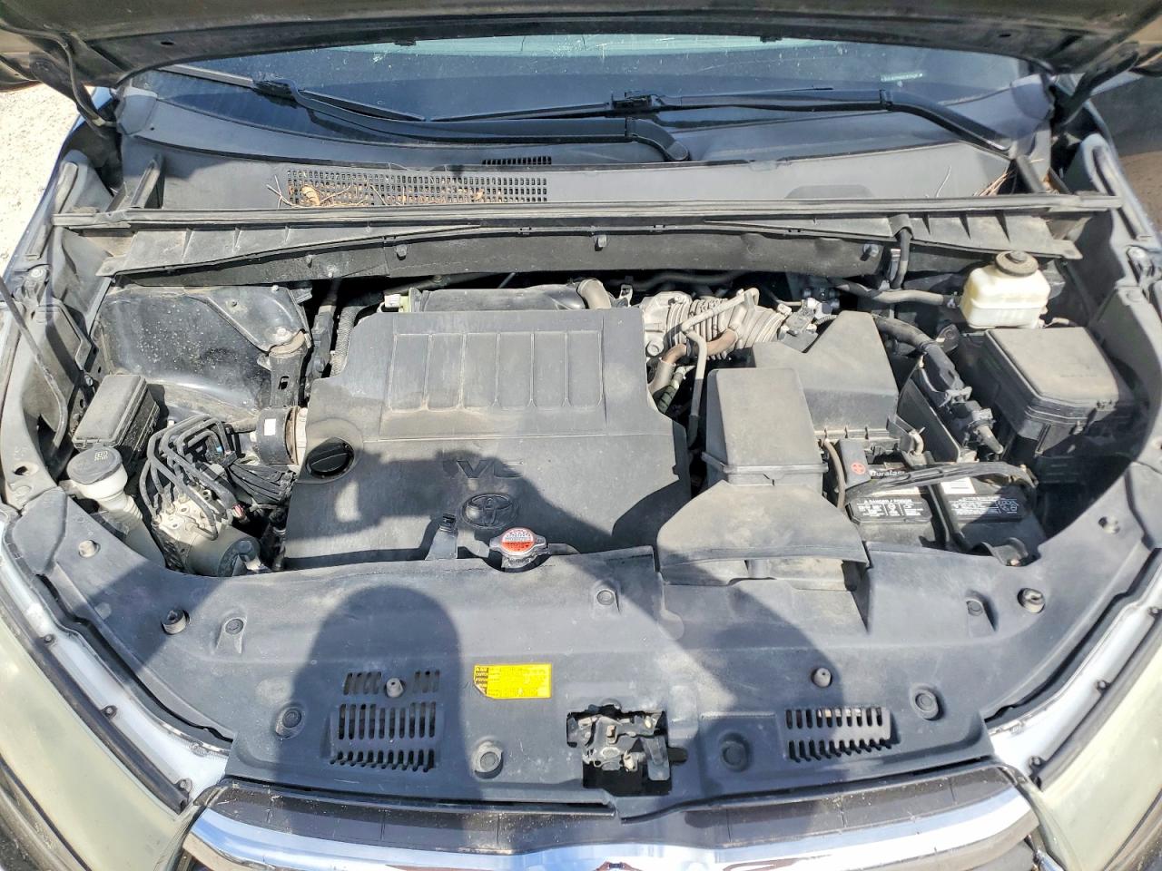 2016 TOYOTA HIGHLANDER XLE photo 23