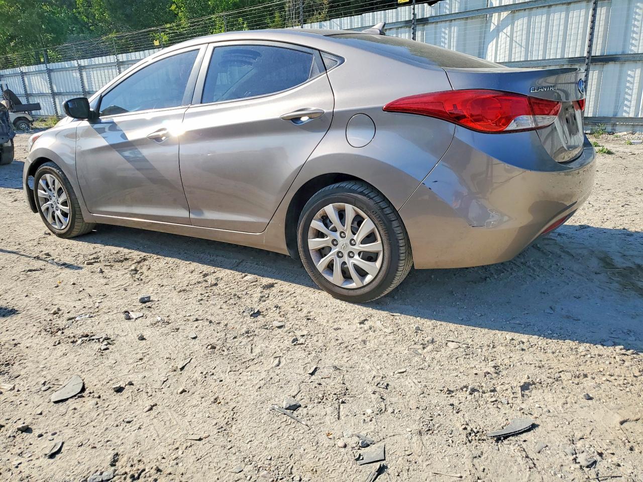 2013 HYUNDAI ELANTRA GLS photo 3