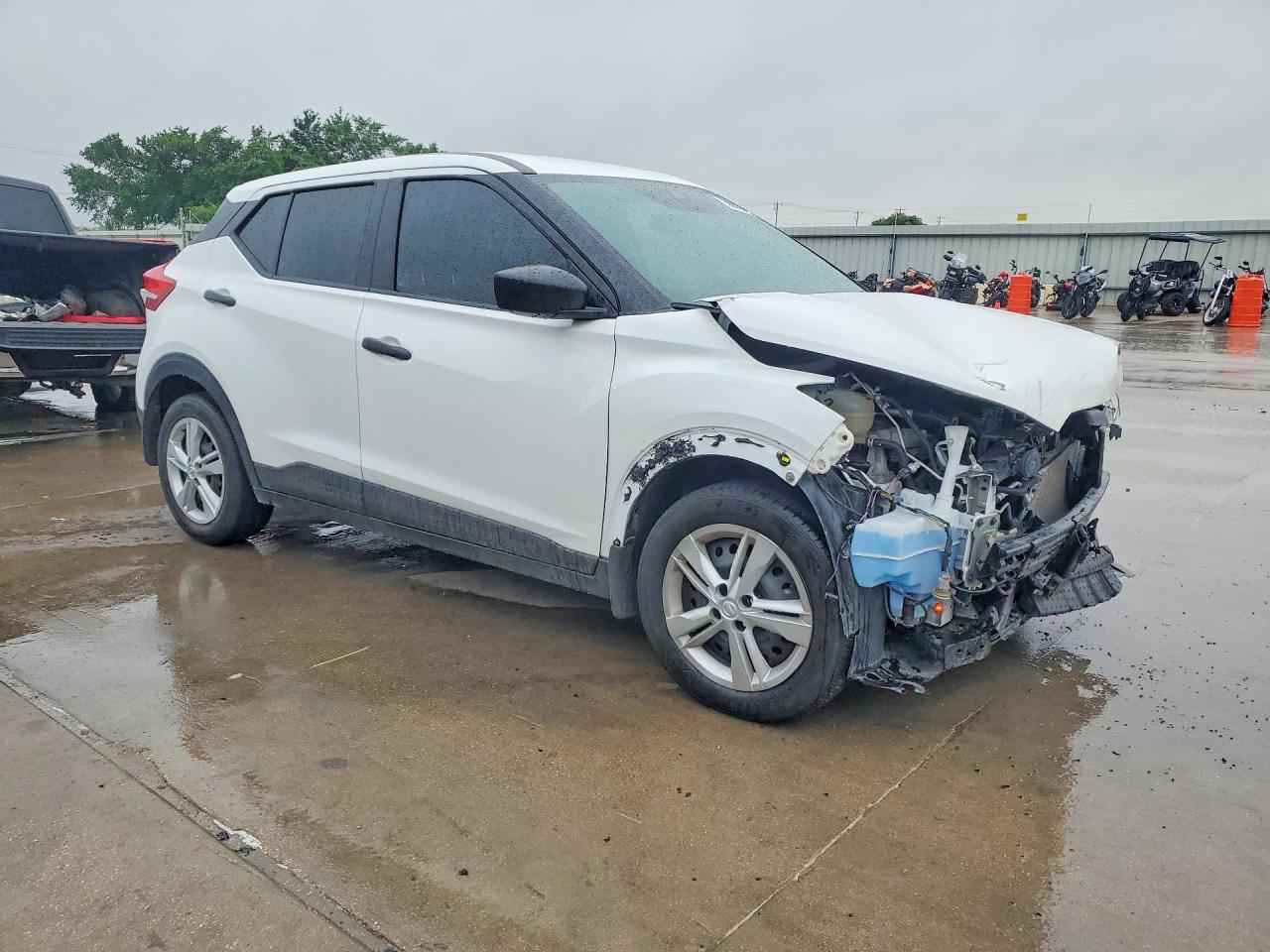 2020 NISSAN KICKS S photo 7