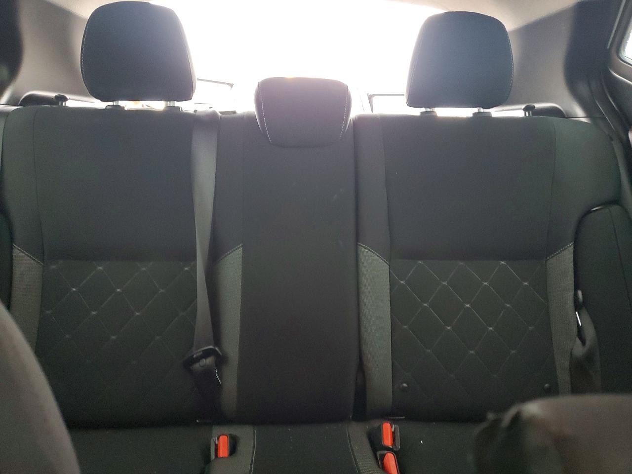 2020 NISSAN KICKS S photo 19