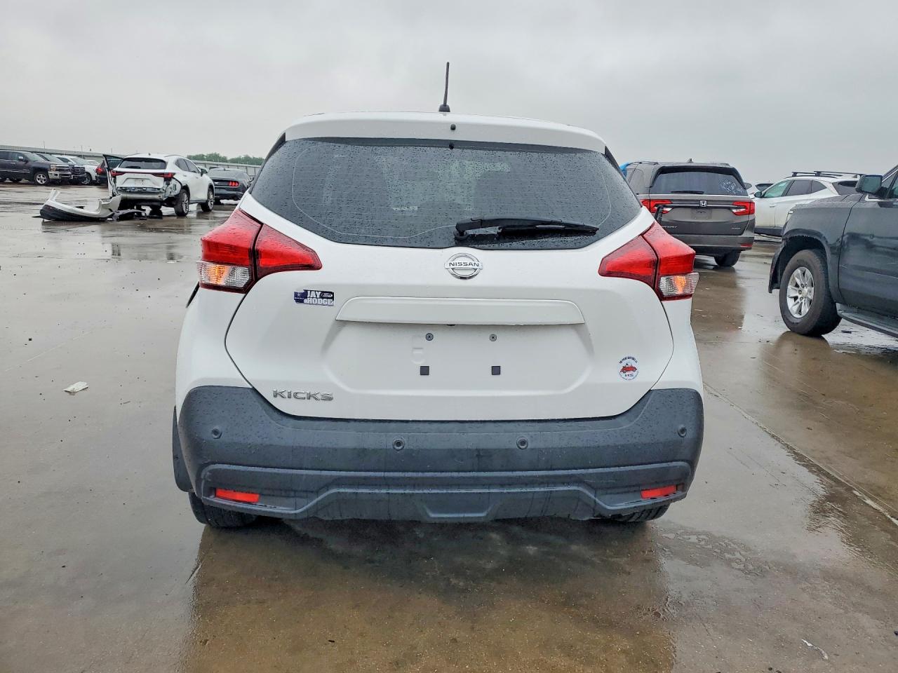 2020 NISSAN KICKS S photo 11