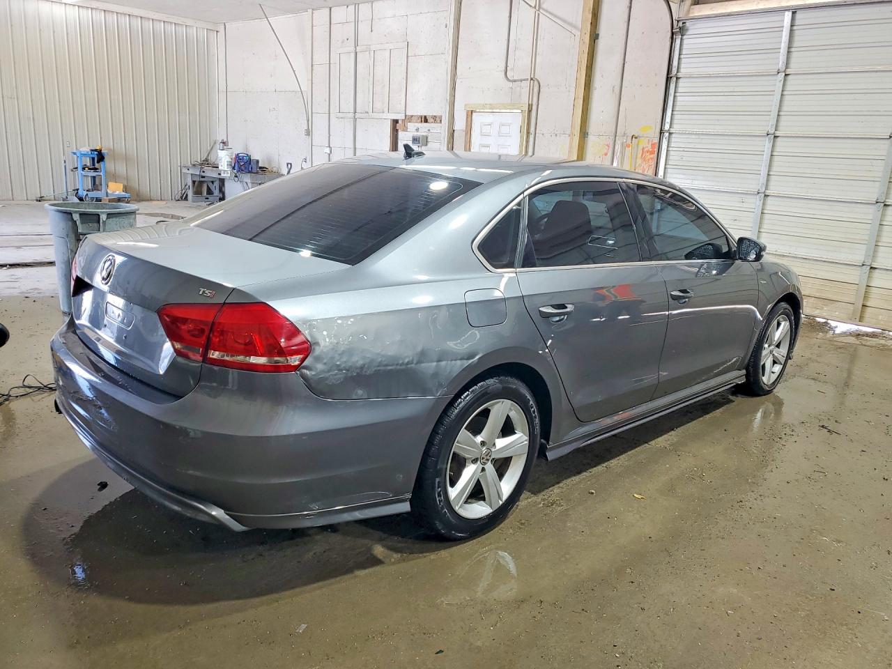2015 VOLKSWAGEN PASSAT S photo 7